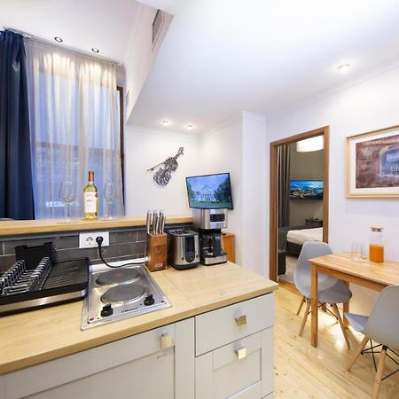 Athenaeum Spacious& Cozy 1Br Prime Location W Balcony Bukarest Exteriör bild