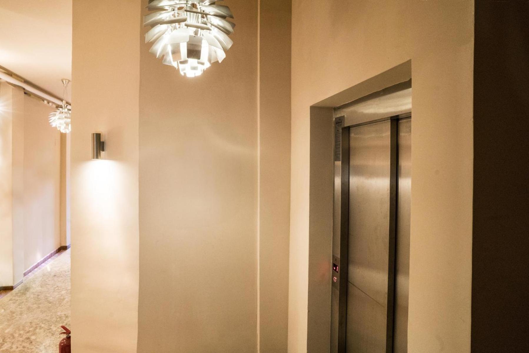 Athenaeum Spacious& Cozy 1Br Prime Location W Balcony Bukarest Exteriör bild