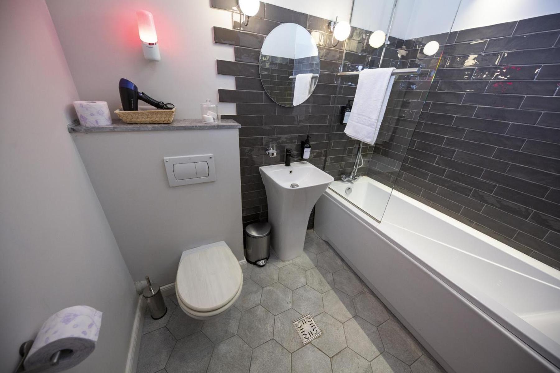 Athenaeum Spacious& Cozy 1Br Prime Location W Balcony Bukarest Exteriör bild