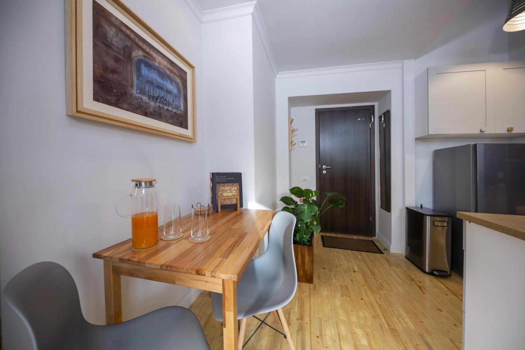 Athenaeum Spacious& Cozy 1Br Prime Location W Balcony Bukarest Exteriör bild