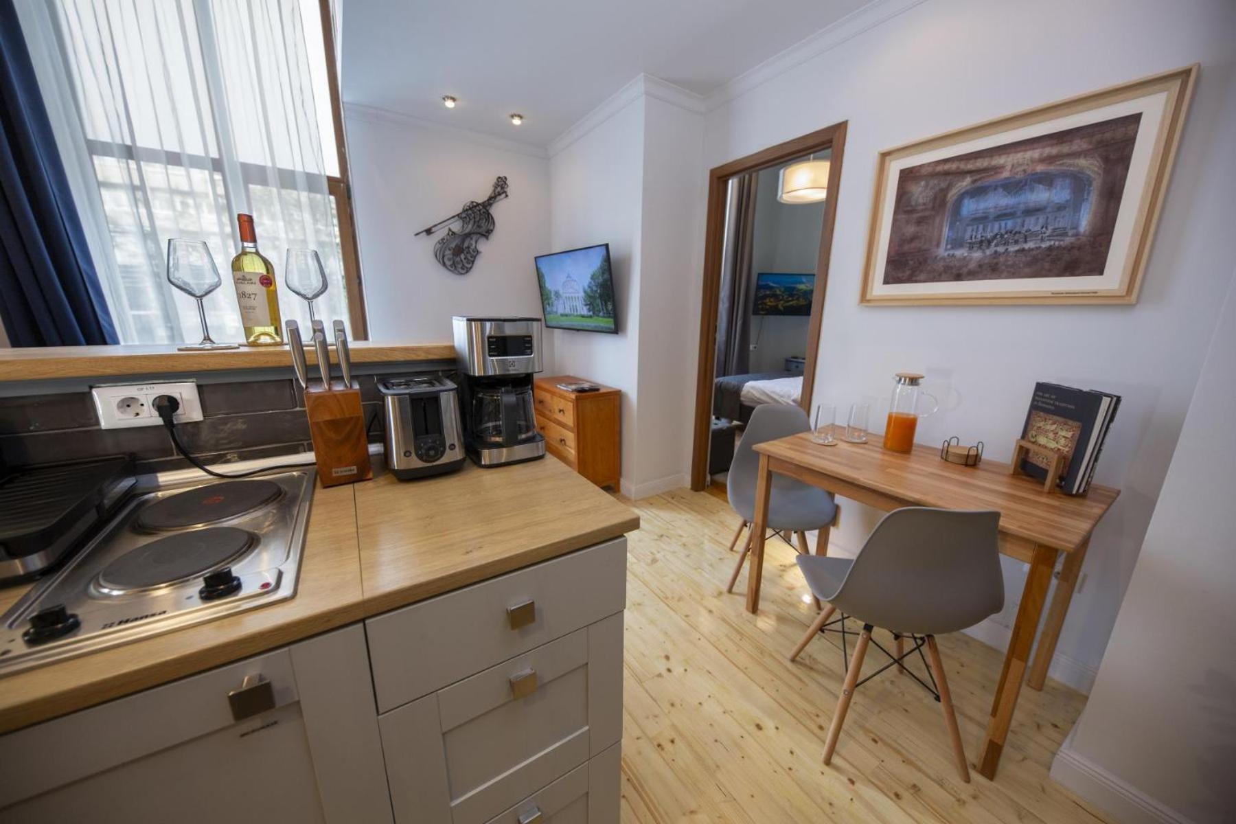Athenaeum Spacious& Cozy 1Br Prime Location W Balcony Bukarest Exteriör bild