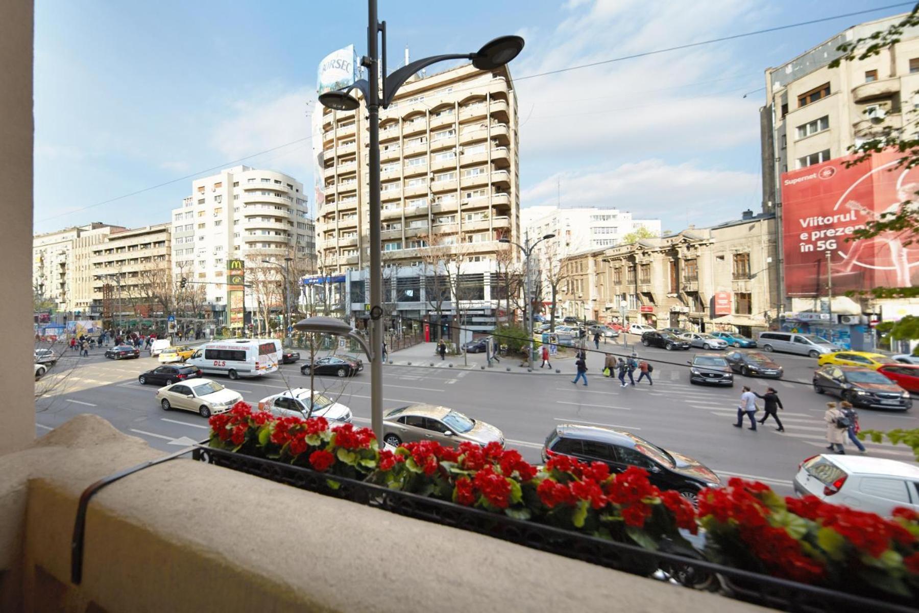 Athenaeum Spacious& Cozy 1Br Prime Location W Balcony Bukarest Exteriör bild