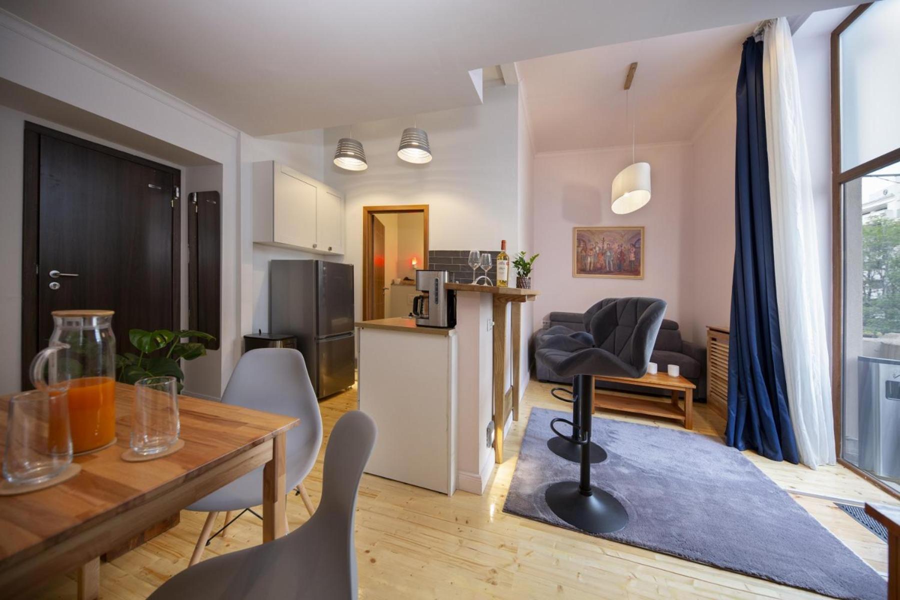 Athenaeum Spacious& Cozy 1Br Prime Location W Balcony Bukarest Exteriör bild